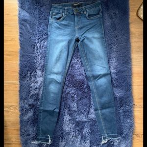 Prosperity Released Hem Jean, Size 4, Dark Wash, Midrise, Skinny